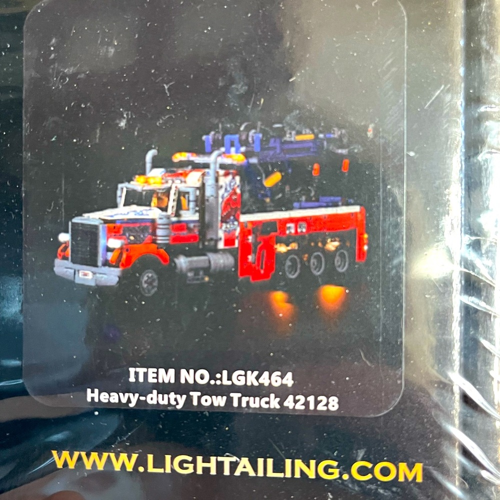 Heavy-Duty Tow Truck Building Set - Red and Black Brand New in box never opened